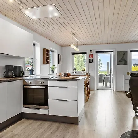 Nyaraló 3 Bedroom Cozy In Højslev