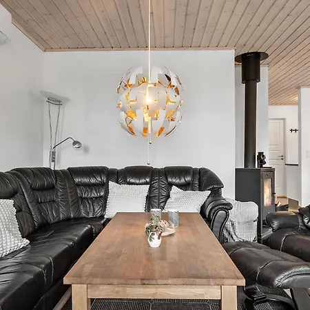 3 Bedroom Cozy In Prázdninový dům