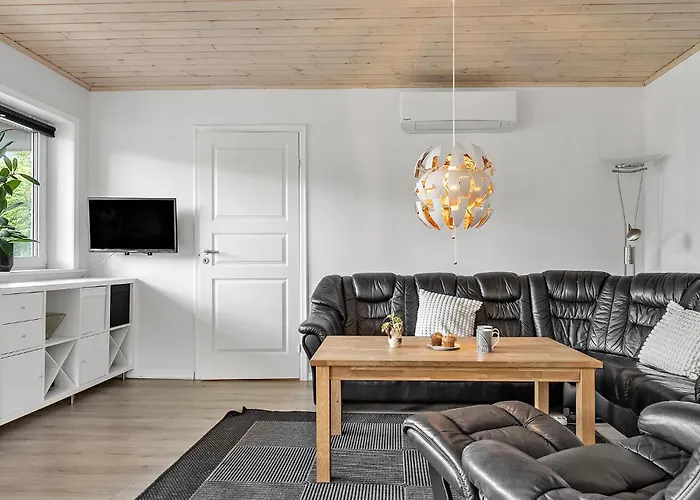 Prázdninový dům 3 Bedroom Cozy In *