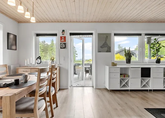 3 Bedroom Cozy In * Højslev